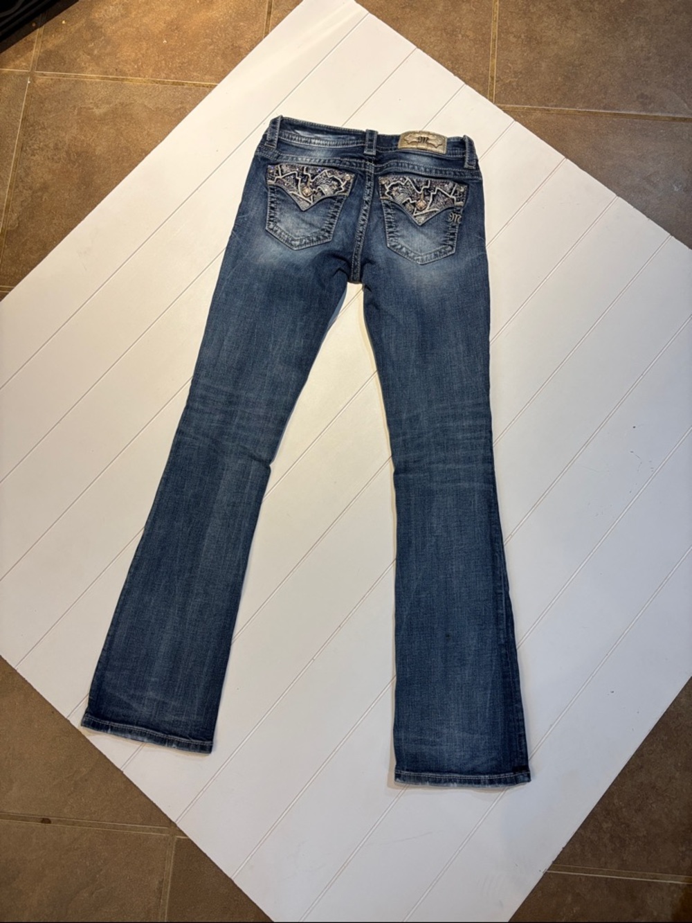 Miss Me Midrise Boot Jeans! 27